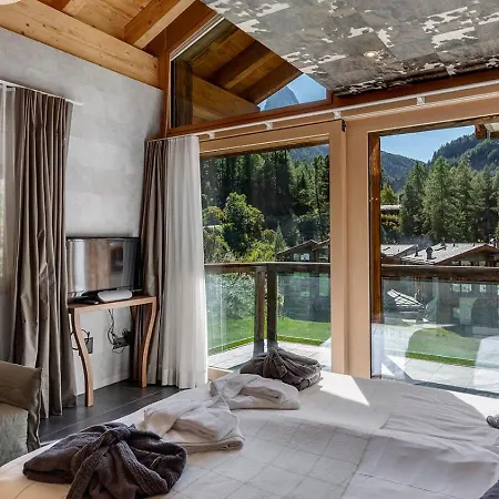 Apartamento 4br Charming Penthouse - Ski In&ski Out - What'app - 0034-635-520-036 - For Reservations!! *