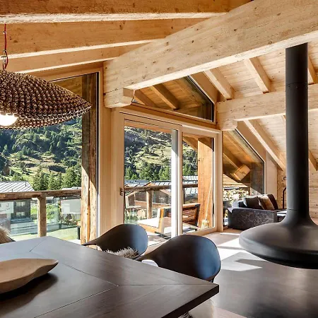 Апартаменти 4br Charming Penthouse - Ski In&ski Out - What'app - 0034-635-520-036 - For Reservations!!